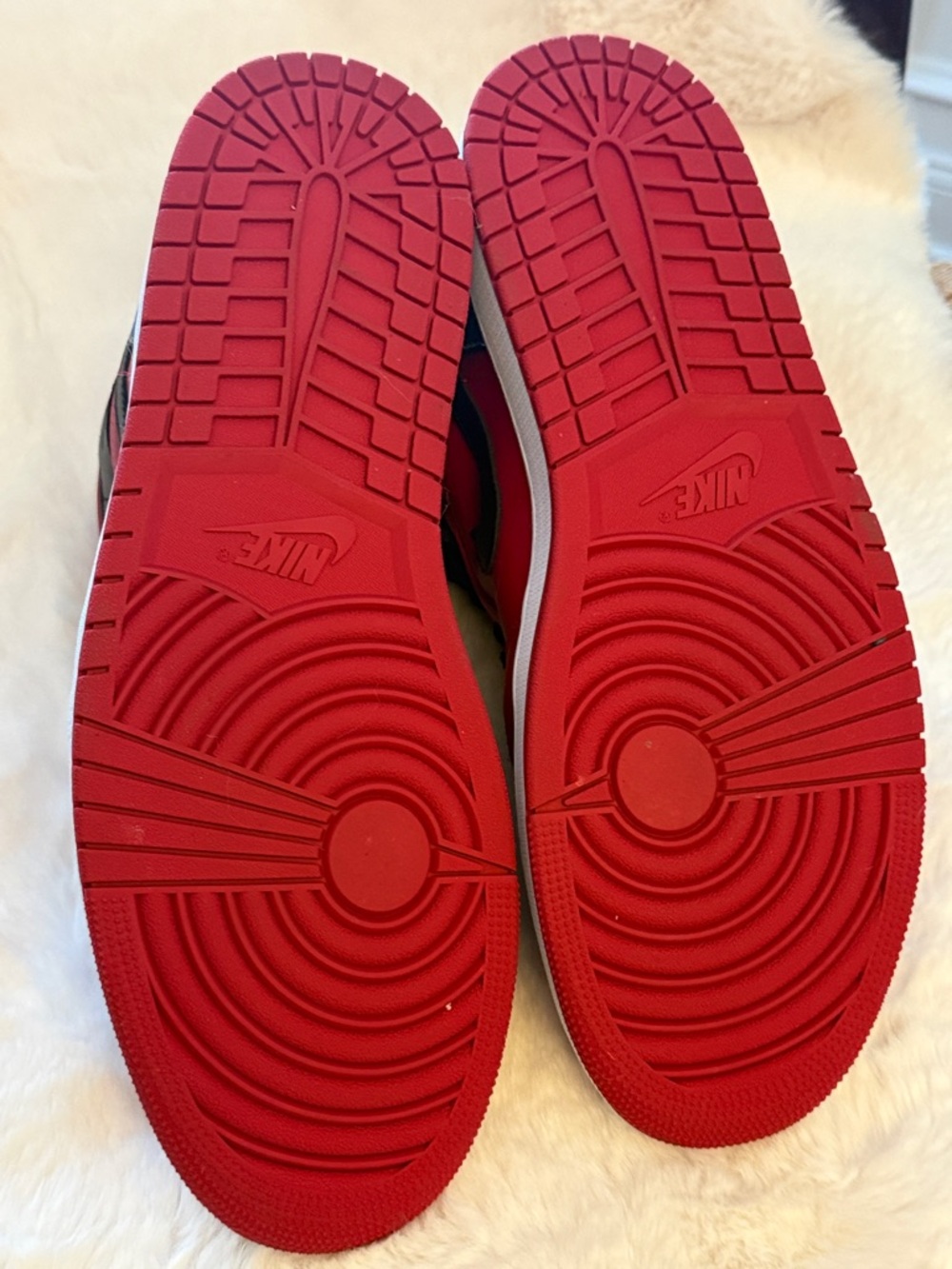 Jordan Mid-Top Sneakers in Red and Black - Picture 4 of 7